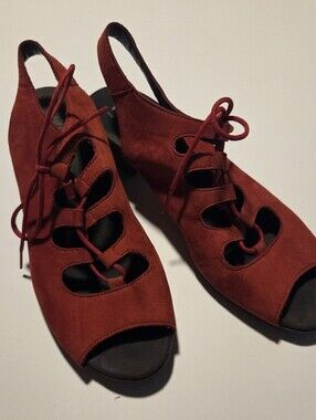 MUNRO JILLE RED SUEDE DRESS SHOES 9M